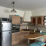 Cosy Apartment-Private Parking