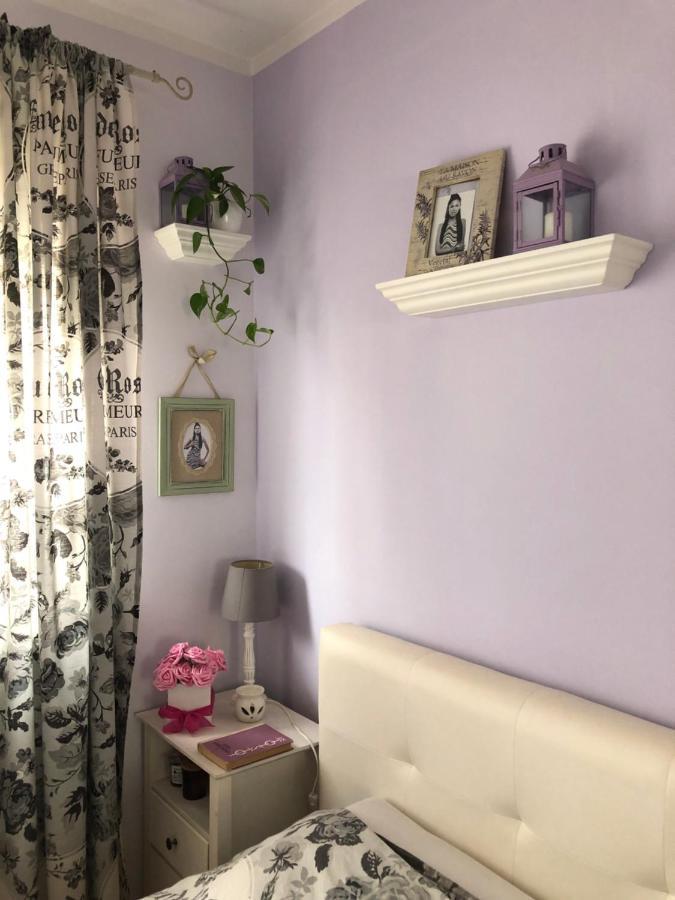 Cosy Apartment-private Parking
